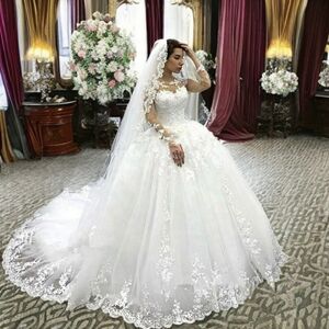 Plus Size Elegant White Lace Wedding Dress